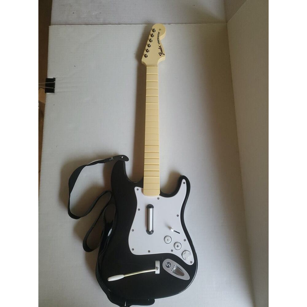 RockBand Harmonix Fender Stratocaster Microsoft Xbox 360 Guitar Wireless 19091